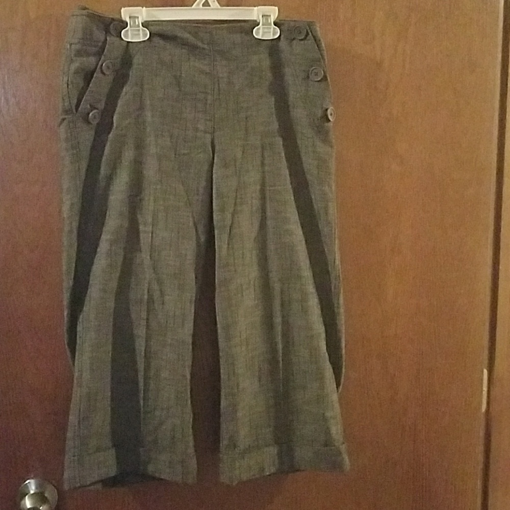 Larry Levine Stretch Capris